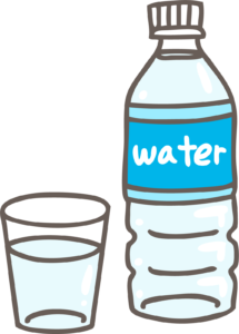 ペットボトルとコップに入った水のイラスト